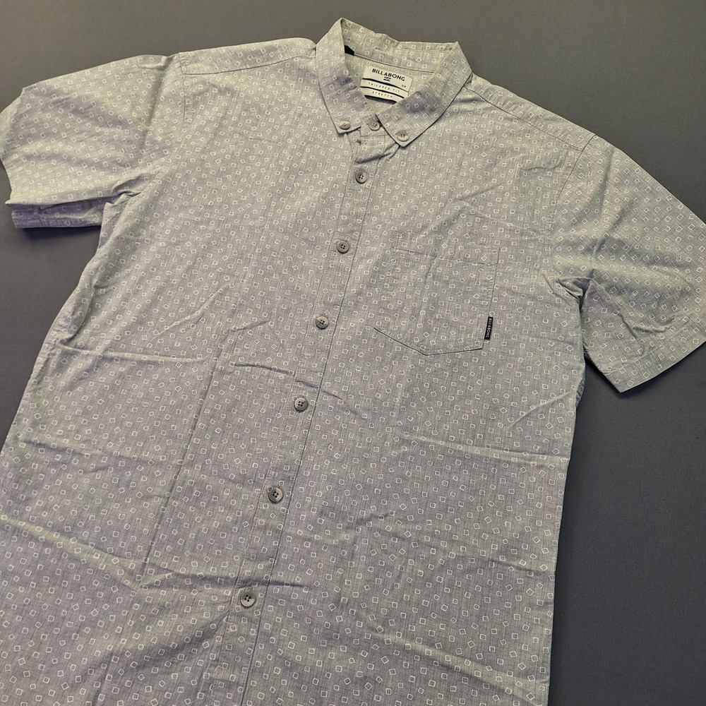Billabong Mens Tailored Fit Stretch Short Sleeve Button Down Shirt M504JMAR S